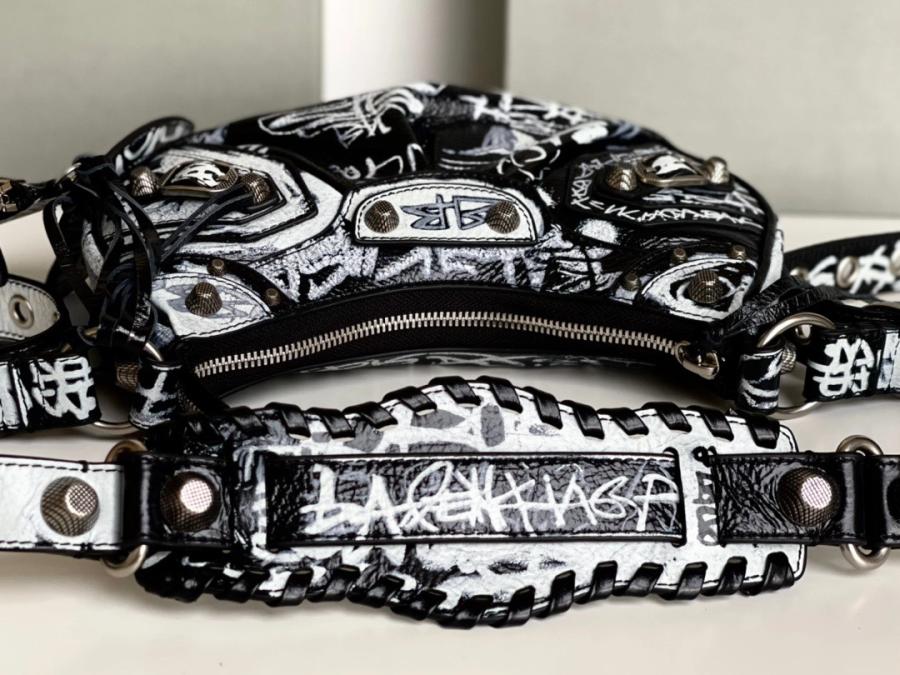 1730127203.9208exbzAobAyL2 2.jpg