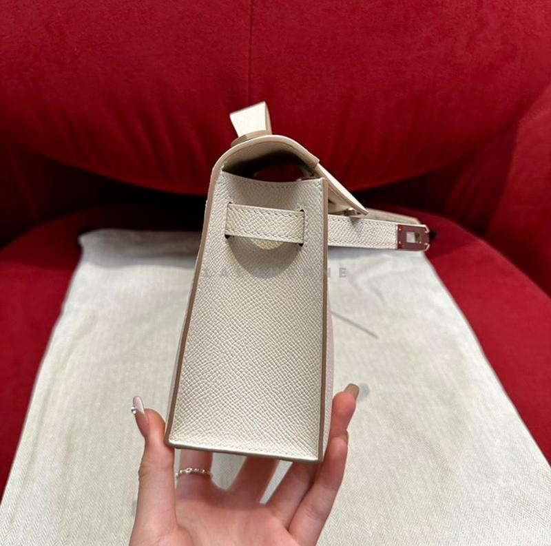 1740056408.4941DvfBXUzMop7 8.jpg