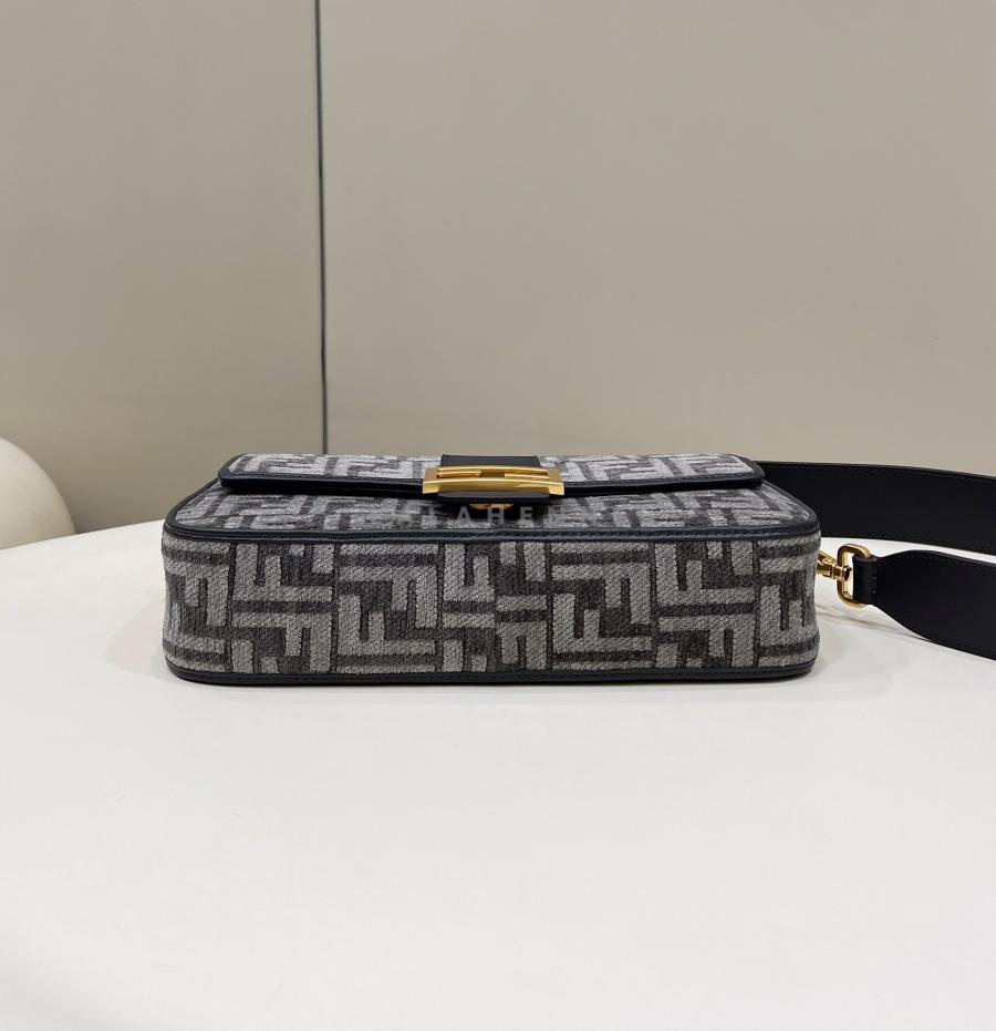 1740057946.4589ggALEZYcXp5 8.jpg