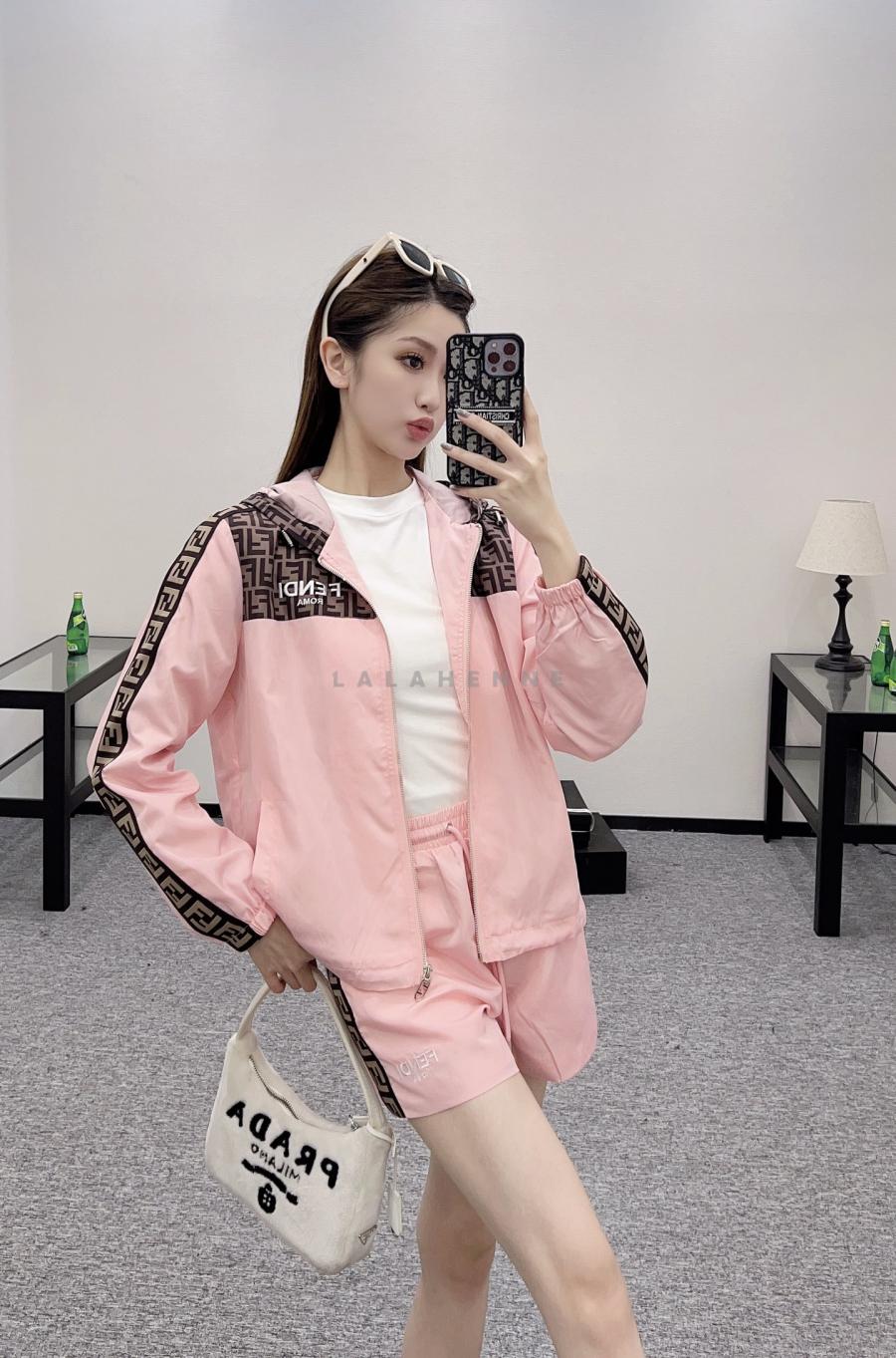 1740394772.7371yzmIydjDVd33 426 8.jpg