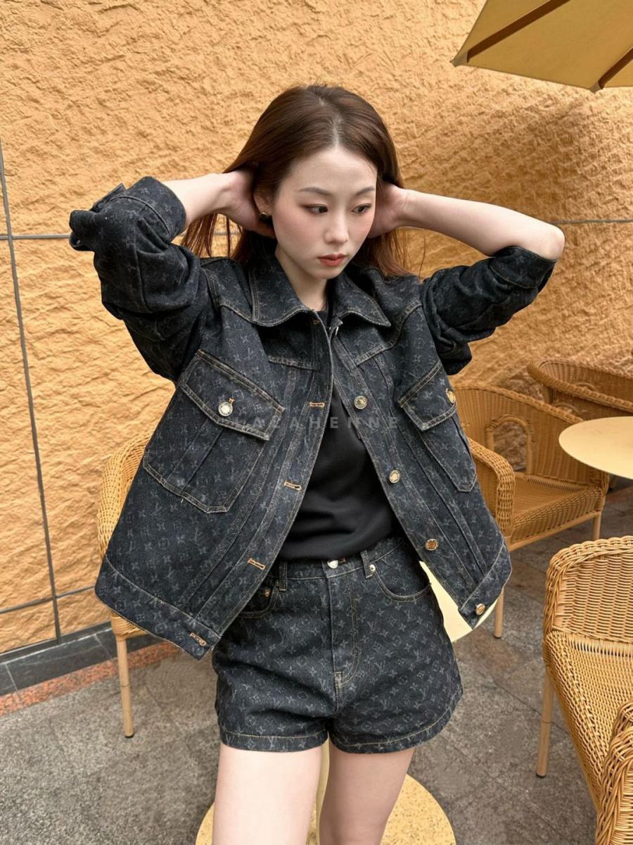 1741704586.0724ZkUtVPodHc8 326 2.jpg