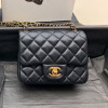 샤넬 클래식 쁘띠삭 램스킨 블랙 금장 17cm