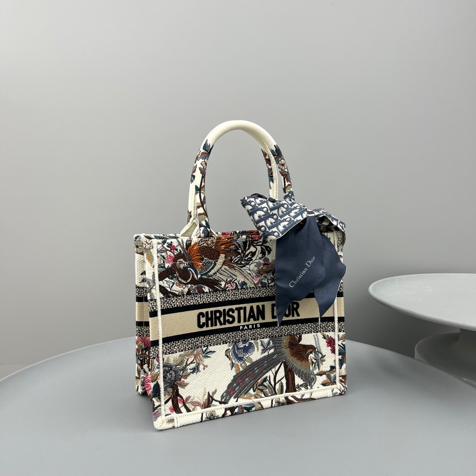 디올 북토트백 스몰 26cm