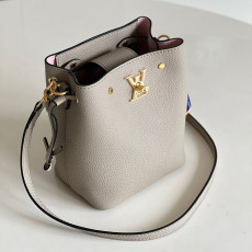 루이비통 락미 나노 버킷백 13.5cm
