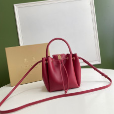 버버리 모노그램 버킷백 16cm