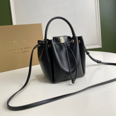 버버리 모노그램 버킷백 16cm