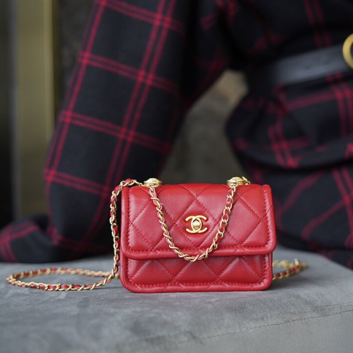 샤넬 버튼 온 탑 미니