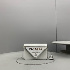 프라다 미니 체인 숄더백 17cm