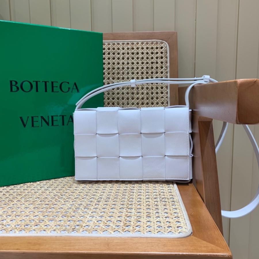 보테가베네타 카세트백 23cm
