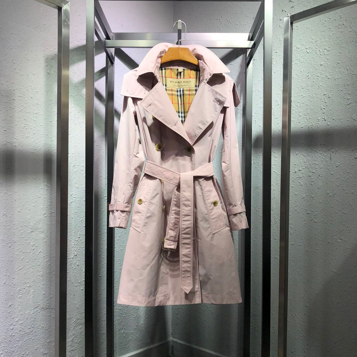 버버리 엠버포드 후드 트렌치코트