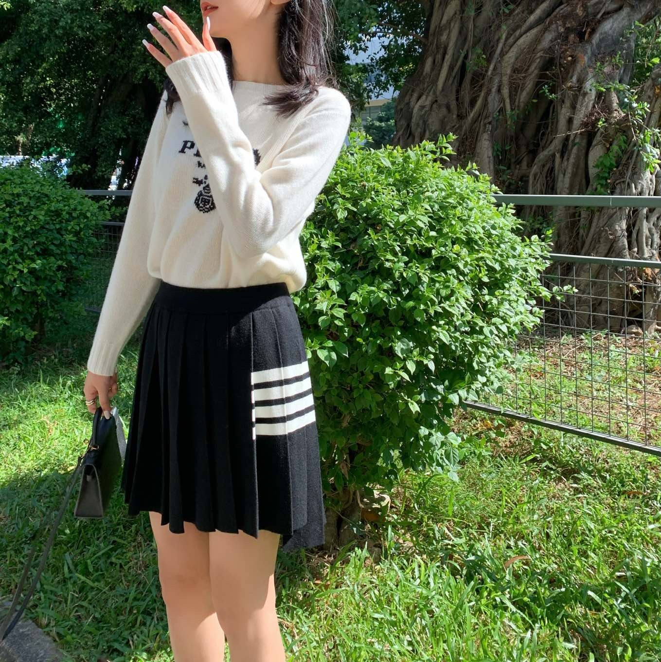 톰브라운 울 치마