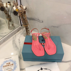 프라다 쪼리 샌들