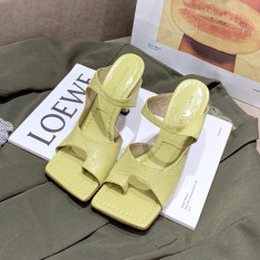 보테가베네타 그레인 뮬