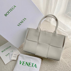 보테가베네타 아르코 토트백 미니