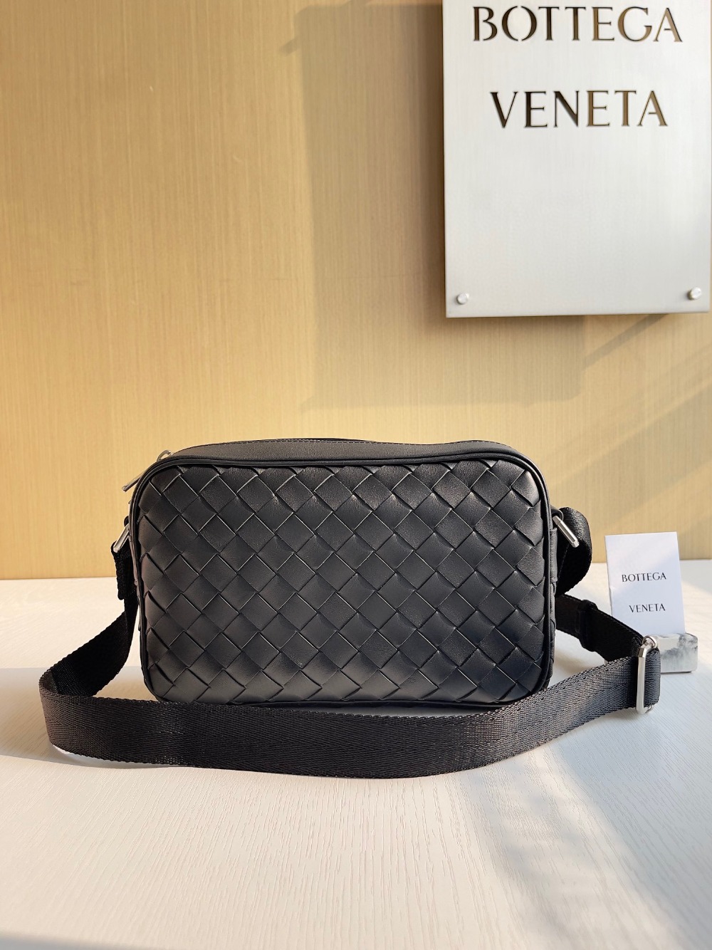 보테가베네타 Bottega Veneta 710048 클래식 인트레치아토 스몰 카메라 백 25cm