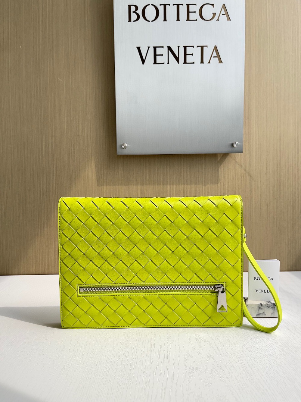 보테가베네타 Bottega Veneta 693675 클래식 인트레치아토 스몰 도큐먼트 케이스 27.5cm