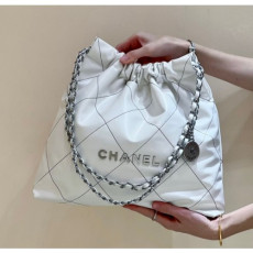 샤넬 22백 화이트 블랙 스티치 스몰 37cm (팬더 공장)