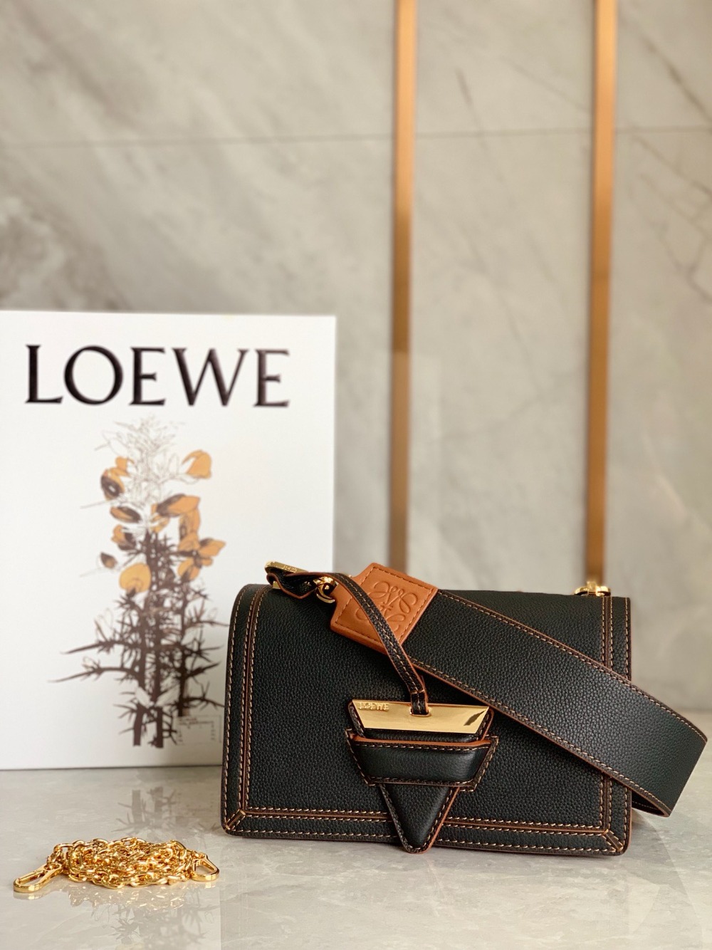 로에베 Loewe 크로스 백 24CM