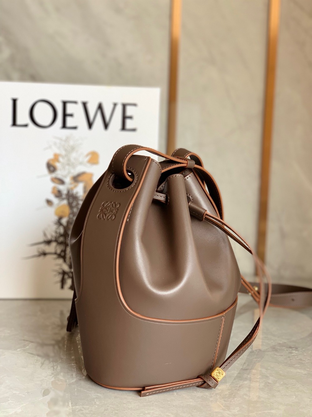 로에베 Loewe 버킷 백 25CM