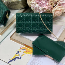 디올 레이디디올 페이턴트 파우치 백