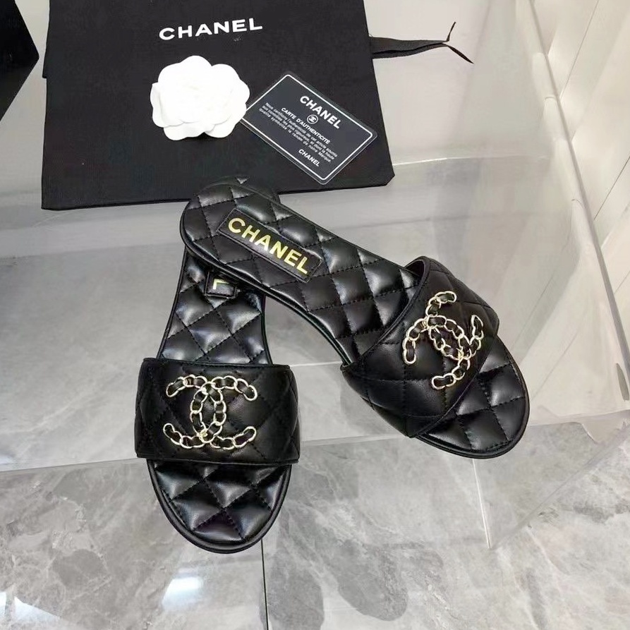 샤넬 퀼팅 CC 로고 슬리퍼