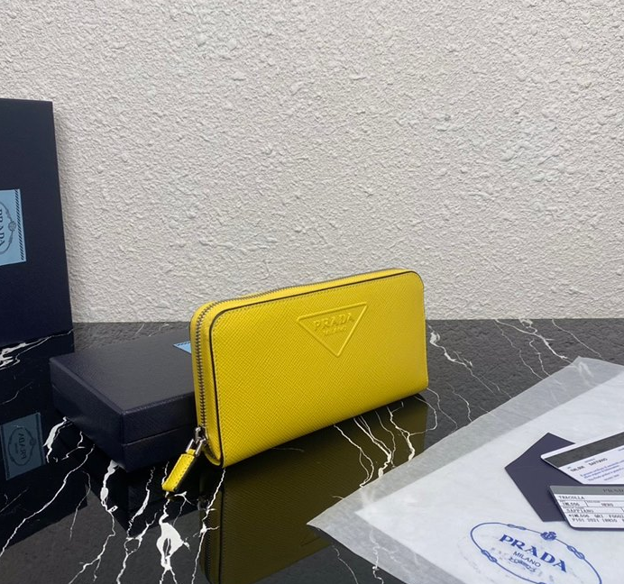 프라다 사피아노 지퍼 장지갑