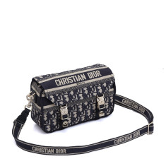 디올 오블리크 캠프 메신저백 