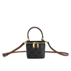 셀린느 트리오페 베니티백 풀박스 (국내배송)