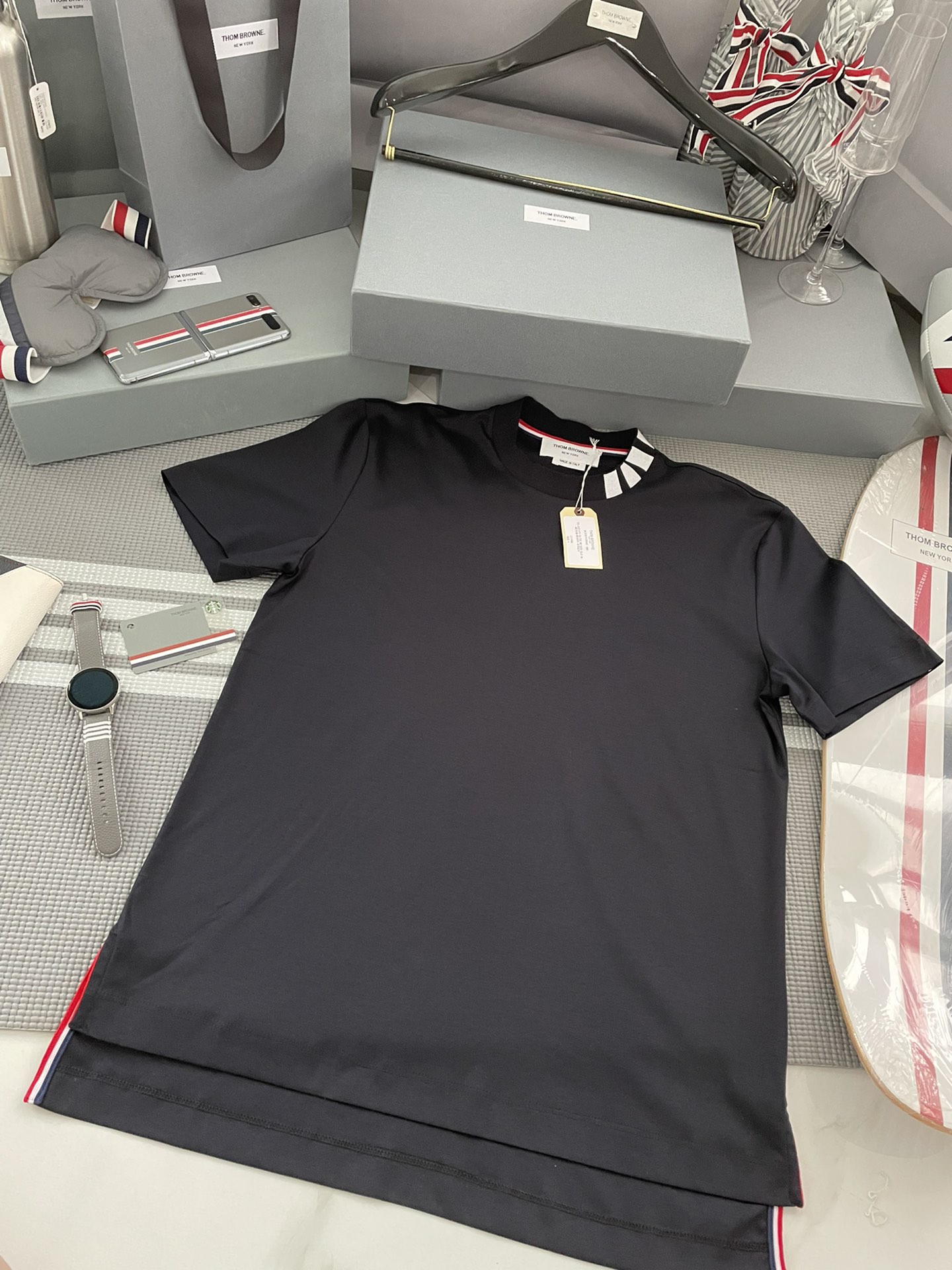 톰브라운 모크넥 사선 반팔 티셔츠