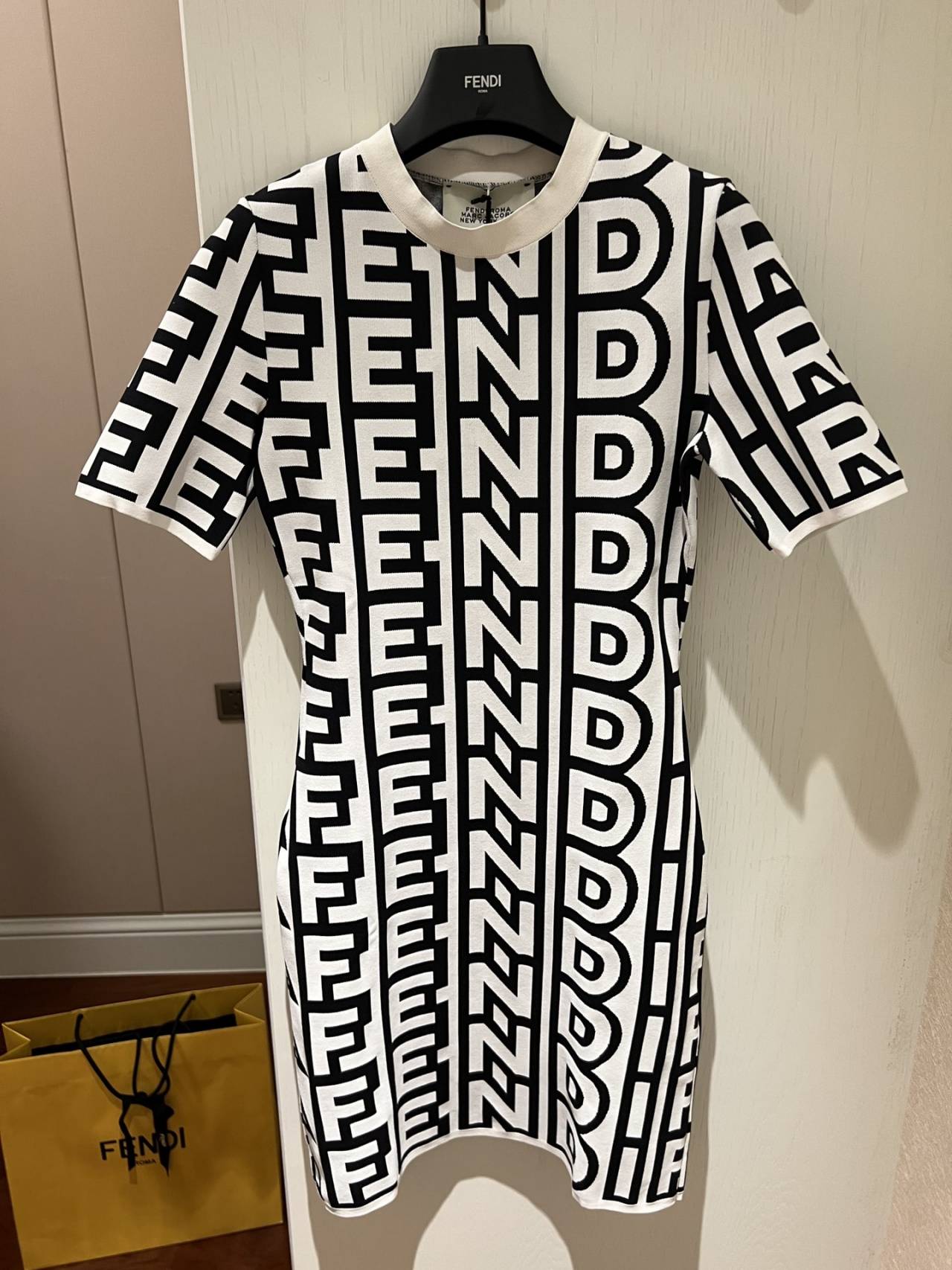 펜디 로마 니트 원피스 드레스