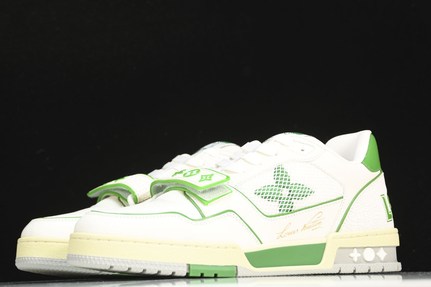 루이비통 LV 트레이너 스니커즈 1A98UZ 