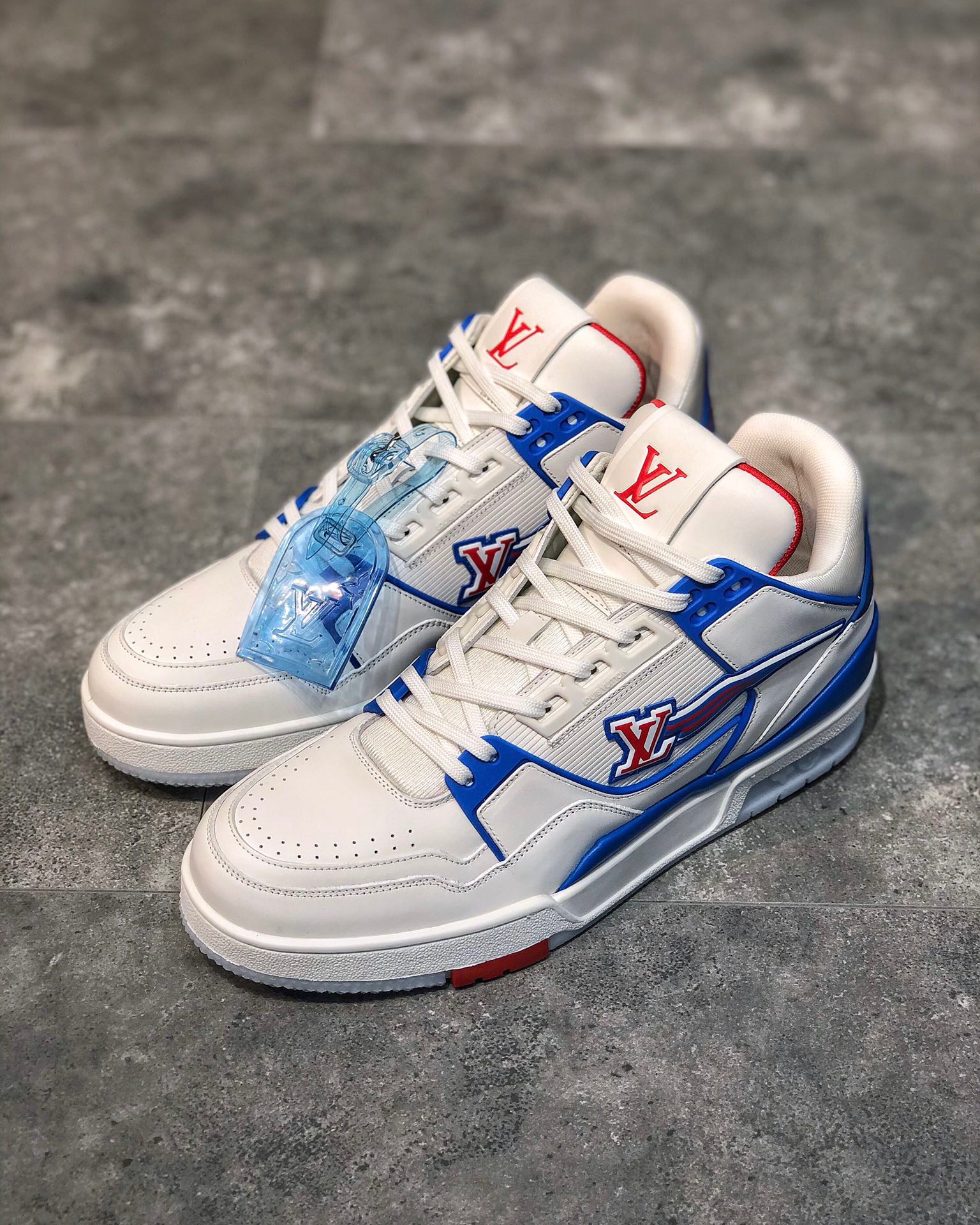 루이비통 LV 트레이너 스니커즈 1A8FFK 