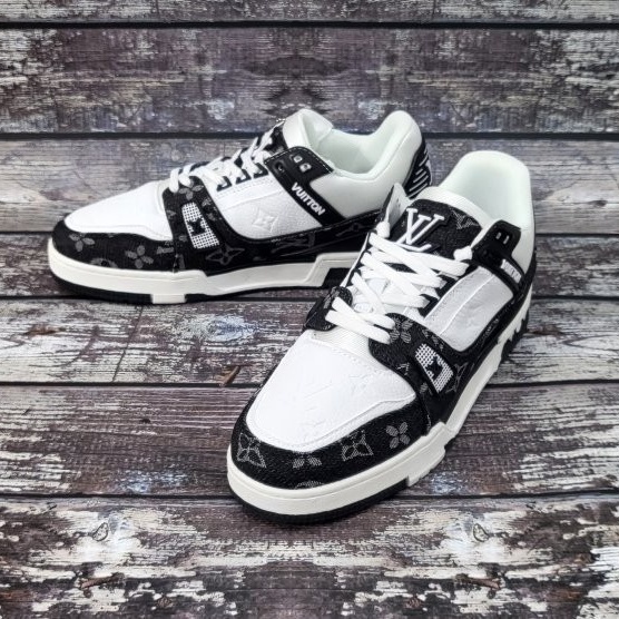 루이비통 LV트레이너 스니커즈 (국내배송)