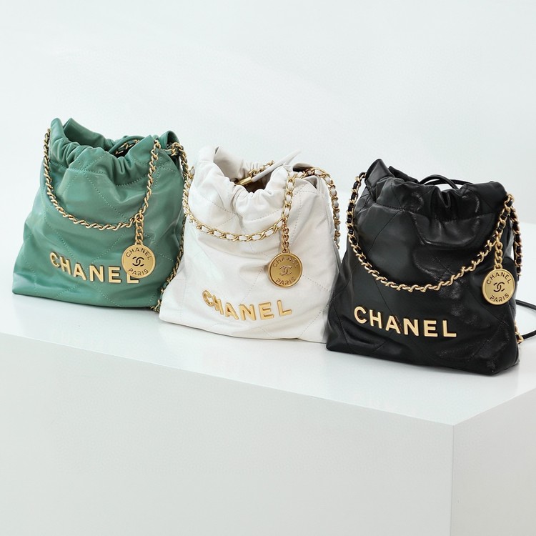 [지존샵] 샤넬 22백 미니 유광 카프스킨 골드 메탈 블랙 핸드백 【매장-1000만원대】 