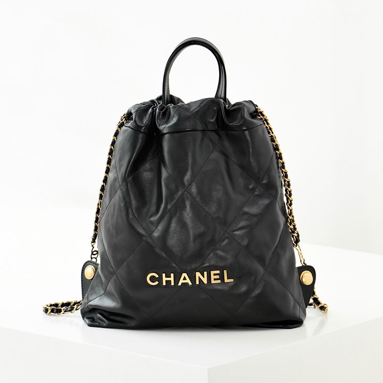 [지존샵] 샤넬 22백팩 샤이니 카프스킨 & 골드 래커드 메탈 블랙【매장-800만원대】 