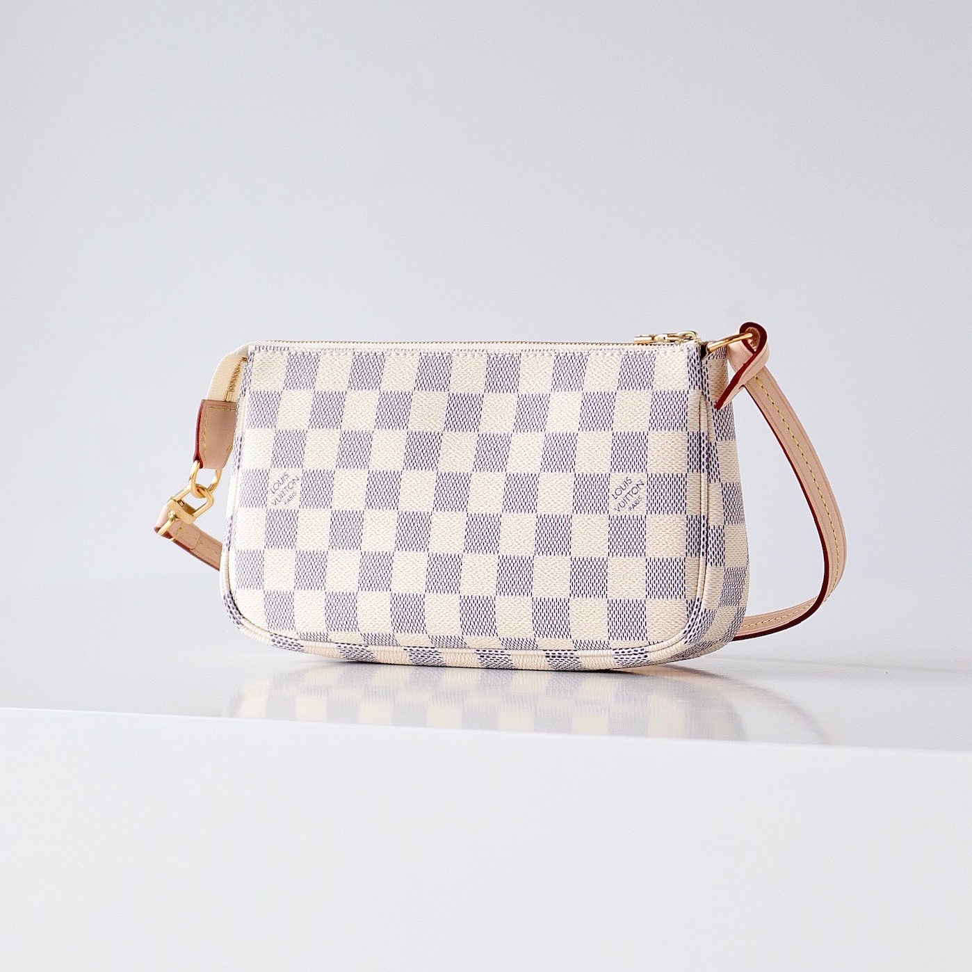 루이비통 포쉐트 악세수아 NM N41207 【매장-300만원대】