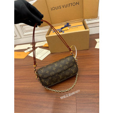 루이비통 아이비 WOC 월릿 온 체인 M81911