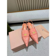 [미우미우] 페이던트 코인 슬링백 구두