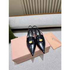 [미우미우] 페이던트 코인 슬링백 구두