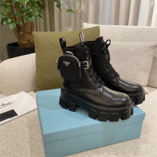 프라다 모놀리스 브러시드 나일론 군화 부츠