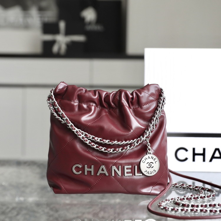 [23s] 샤넬 22백 미니 크림슨 / 은장 (팬더 공장)