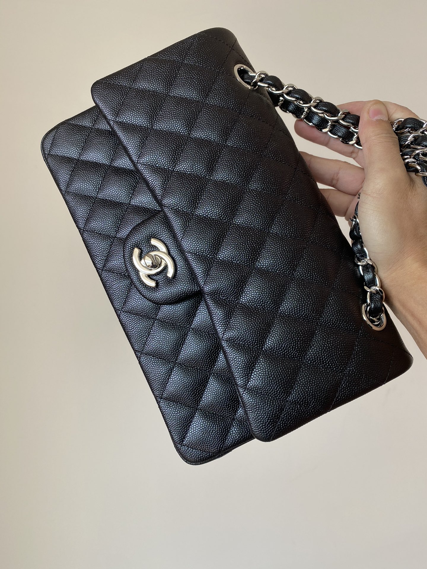 [지존샵] 샤넬 클래식 캐비어 미듐 은장 인스티치 