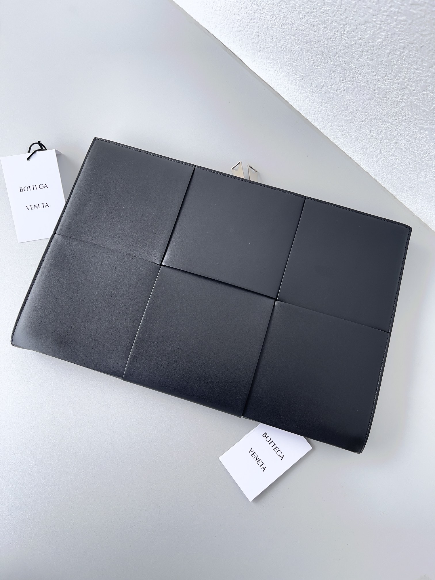 보테가베네타 클러치