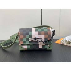 루이비통 스티머 웨어러블 월릿 기타 캔버스