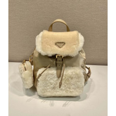 프라다 양털 브러시드 백팩