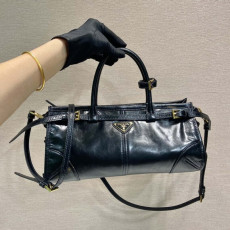 프라다 보니백 미디엄 가죽 핸드백