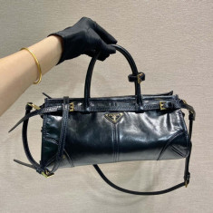 프라다 보니백 미디엄 가죽 핸드백