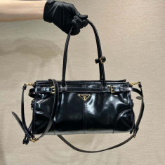 프라다 보니백 미디엄 가죽 핸드백 1BA426