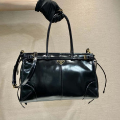 프라다 라지 레더 핸드백