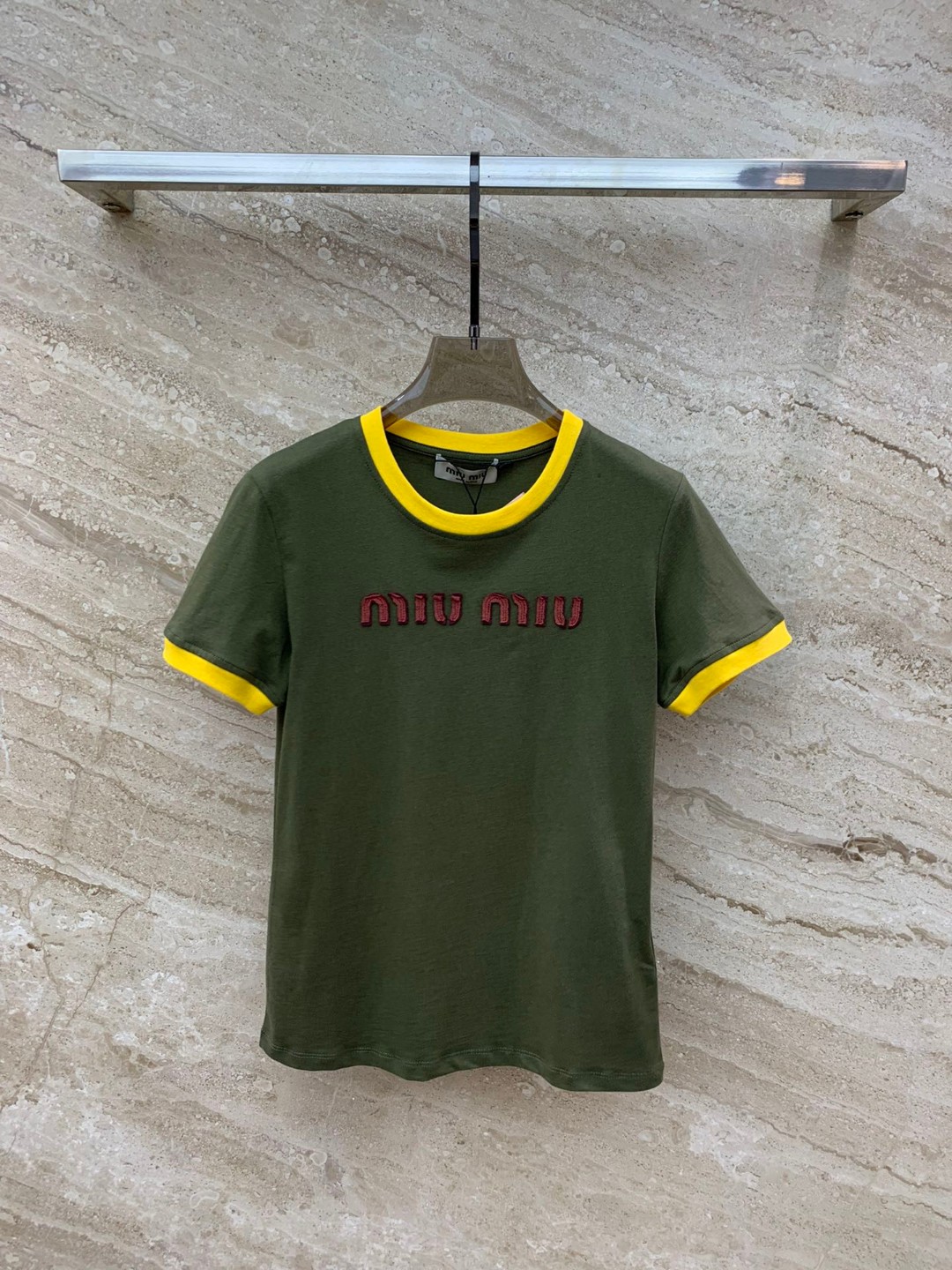 미우미우 여성 반팔